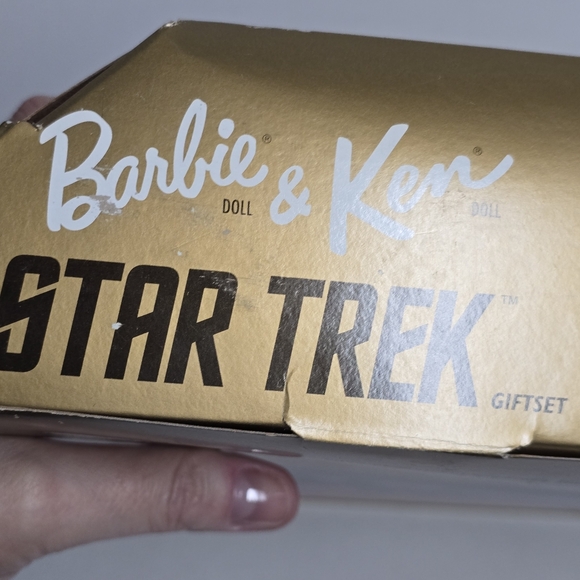 Vintage Collectors Edition Barbie & Ken Star Trek dolls Giftset in box - Picture 11 of 17
